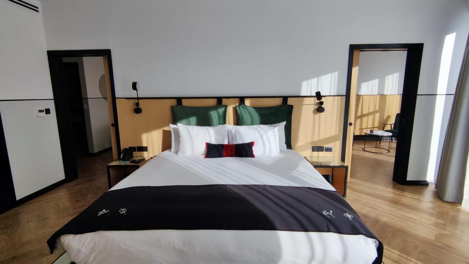 Met Hotel La Paz Buitenkant foto
